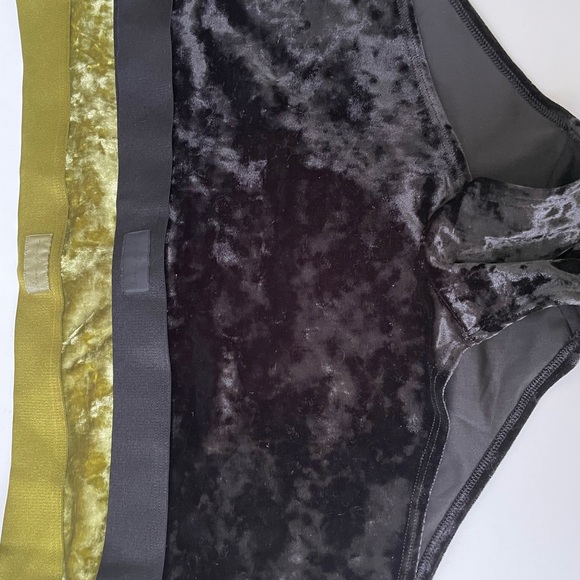 Pink velvet boxy and 2 velvet boyshort undies - Picture 3 of 3